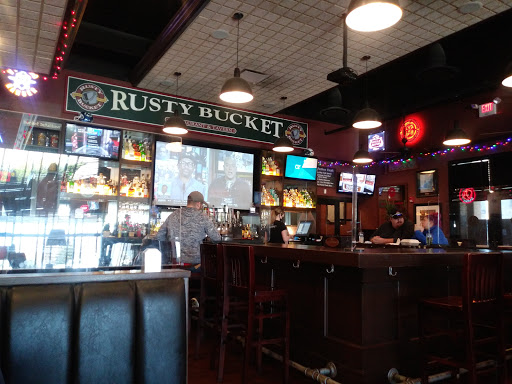 Rusty Bucket Restaurant and Tavern image 4