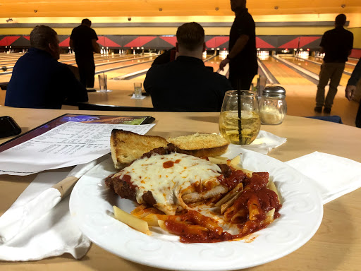 Bowling Alley «Harbor Lanes Bowling Center», reviews and photos, 25419 Jefferson Ave, St Clair Shores, MI 48081, USA