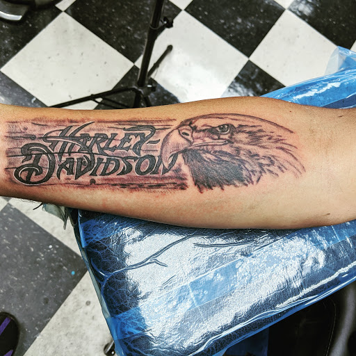 Tattoo Shop «Artistry In Motion», reviews and photos, 230 E Walnut St, North Vernon, IN 47265, USA