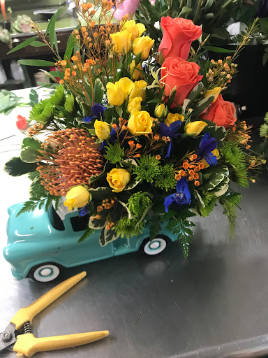 Florist «Roberts Flower Shop», reviews and photos, 423 Castroville Rd, San Antonio, TX 78207, USA