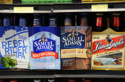 Liquor Store «Jays Liquors», reviews and photos, 4050 Wolfs Crossing Rd, Oswego, IL 60543, USA