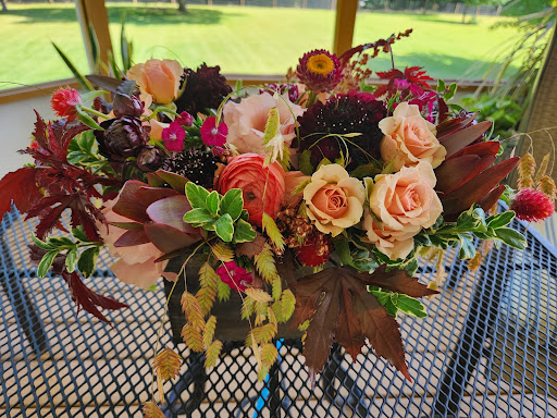 Florist «Village Flower Basket-Gardens», reviews and photos, 1090 River Rd, Granville, OH 43023, USA