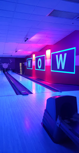 Bowling Alley «Brunswick Zone Hawthorn Lanes», reviews and photos, 316 Center Dr, Vernon Hills, IL 60061, USA