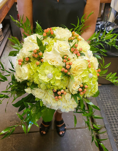 Florist «Foti Flowers At Yuess Gardens», reviews and photos, 406 3rd St, Newburgh, NY 12550, USA