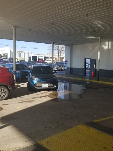 Car Dealer «World Car Kia South», reviews and photos, 7915 Interstate 35 Access Rd, San Antonio, TX 78224, USA