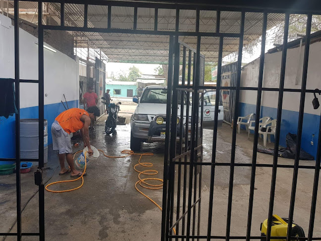 Opiniones de Bricar Lubricentro - Car Wash en Sullana - Servicio de lavado de coches