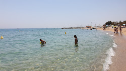 Photo de Platja de la Riera avec un niveau de propreté de très propre