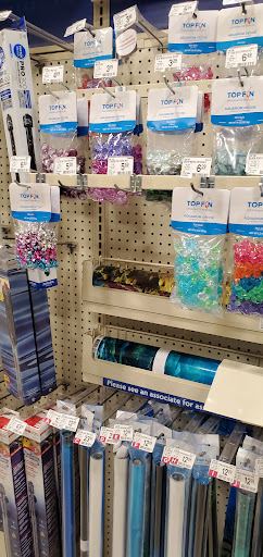 Pet Supply Store «PetSmart», reviews and photos, 5766 Lindero Canyon Rd, Westlake Village, CA 91362, USA