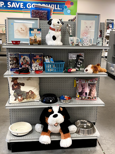 Used Clothing Store «Goodwill», reviews and photos, 16441 Merchants Ln, King George, VA 22485, USA