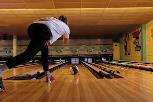 Claus Bowling image