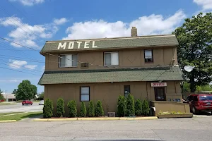 Green Roof Motel image