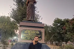 Amar shaheed Chandrashekhar Aajad Statue image