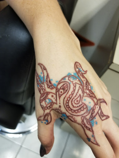 Tattoo Shop «Wildlife Tattoo», reviews and photos, 7149 Winnetka Ave, Winnetka, CA 91306, USA