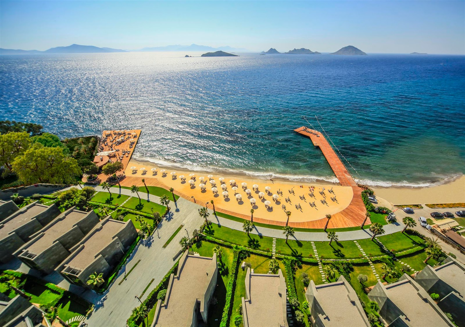 Foto von Swissotel Strand und die siedlung