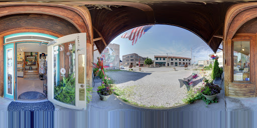 Pottery Store «Mississippi Mud Pottery», reviews and photos, 310 E Broadway, Alton, IL 62002, USA