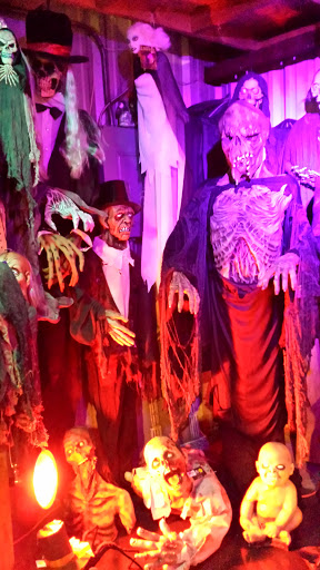 Costume Store «The Holiday Store», reviews and photos, 301 Commerce Ct d, Winter Haven, FL 33880, USA