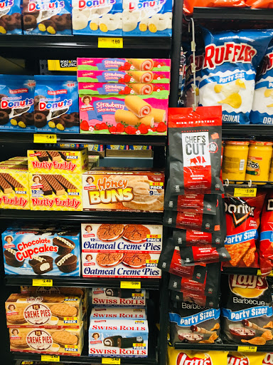 Grocery Store «Grocery Outlet Bargain Market», reviews and photos, 80 E Washington St, Petaluma, CA 94952, USA