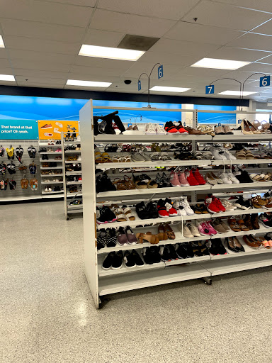 Clothing Store «Ross Dress for Less», reviews and photos, 6507 Fallbrook Ave, West Hills, CA 91307, USA