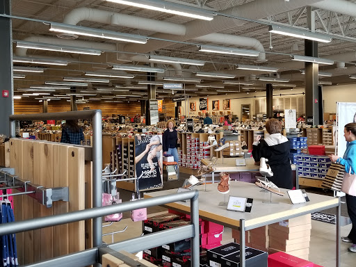 Shoe Store «DSW Designer Shoe Warehouse», reviews and photos, 782 Bethlehem Pike a, North Wales, PA 19454, USA