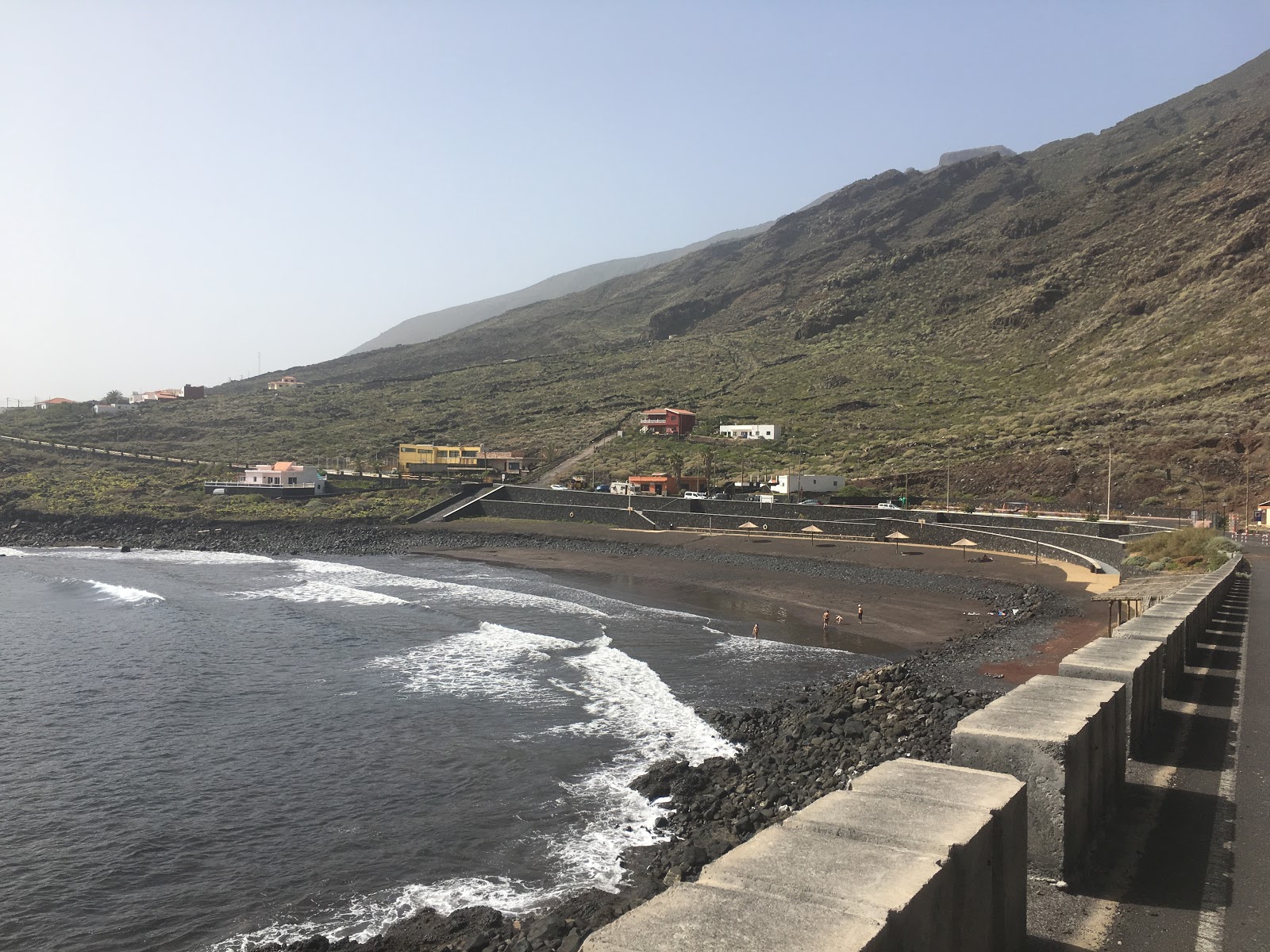 Foto de Playa De Timijiraque com pequena baía