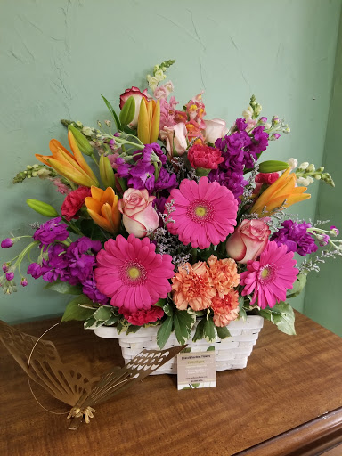 Florist «Myers Florist/Emerald Gardens Flowers», reviews and photos, 2906 Hillsborough Rd, Durham, NC 27705, USA