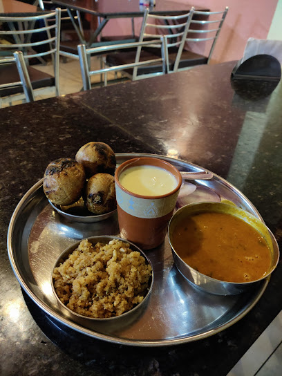 Ganesha Restaurant - D no.11, police station, 3-14, Angadalavari street, near one town, beside HDFC Bank, 1 Town, Tarapet, Vijayawada, Andhra Pradesh 520001, India