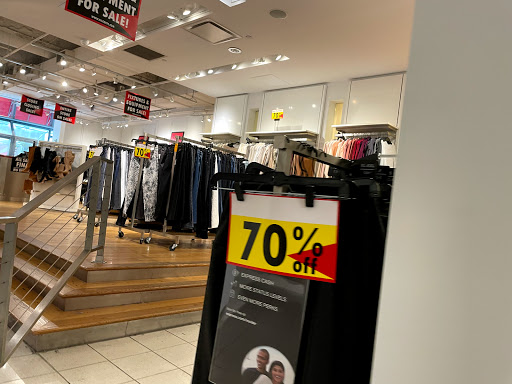 Clothing Store «Express», reviews and photos, 1625 Chestnut St, Philadelphia, PA 19103, USA