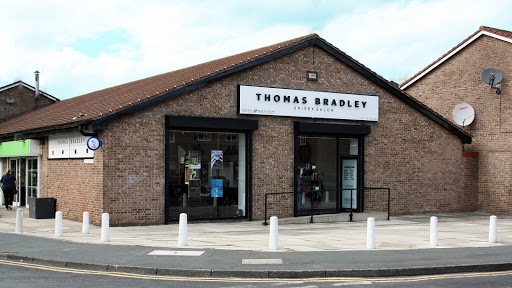 Thomas Bradley Unisex Salon