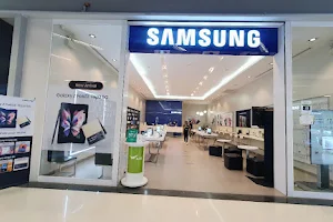 Samsung Experience Store - ROBINSON SARABURI image
