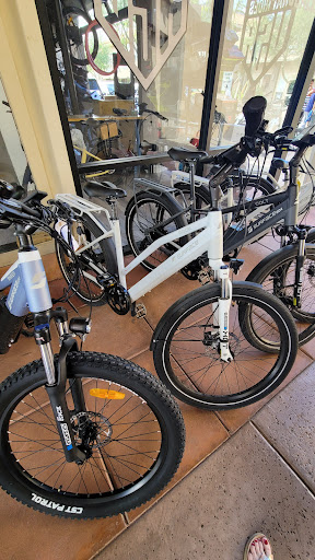 Shopping Mall «Mercado Del Lago Mall», reviews and photos, 8320 N Hayden Rd, Scottsdale, AZ 85258, USA