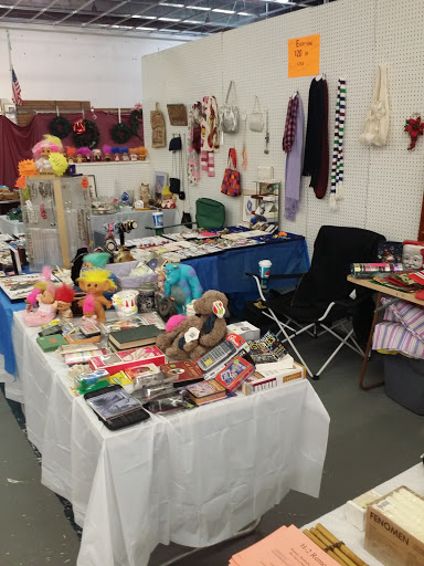 Flea Market «Streetsboro Flea Market - Furniture, Antiques, Collectibles», reviews and photos, 1513 Streetsboro Rd, Streetsboro, OH 44241, USA