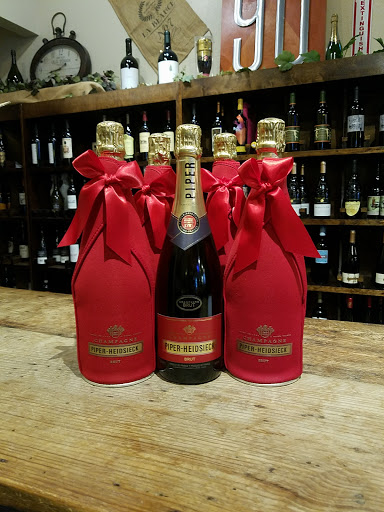 Liquor Store «1001 Wine & Spirits», reviews and photos, 1001 Ross Ave Suite 100, Dallas, TX 75202, USA