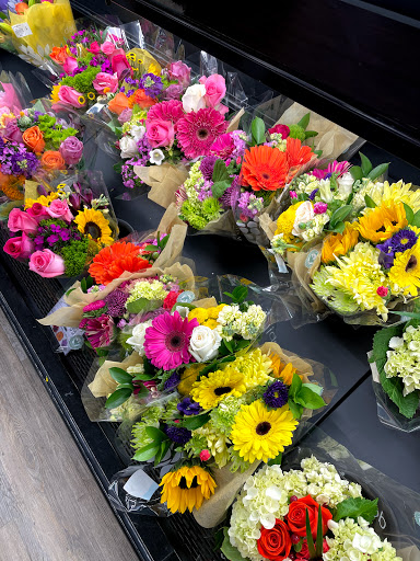 Grocery Store «Star Market», reviews and photos, 1070 Lexington St, Waltham, MA 02452, USA