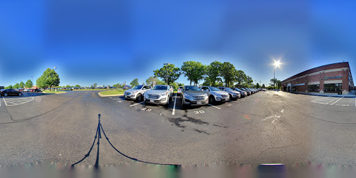 Hyundai Dealer «Knauz Hyundai», reviews and photos, 775 Rockland Rd, Lake Bluff, IL 60044, USA