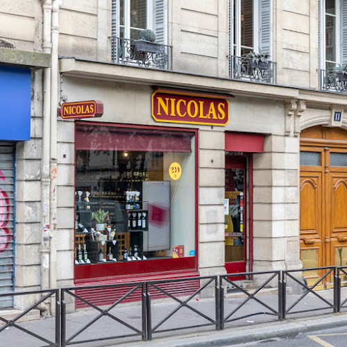 Caviste Nicolas Place Clichy Paris