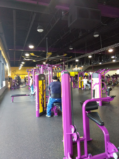 Gym «Planet Fitness», reviews and photos, 5129 W Belmont Ave, Chicago, IL 60641, USA