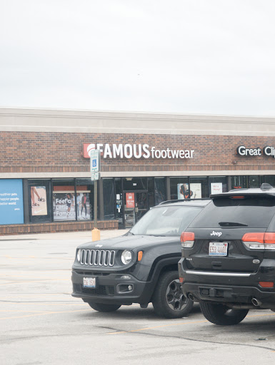Shoe Store «Famous Footwear», reviews and photos, 381 E Irving Park Rd, Wood Dale, IL 60191, USA