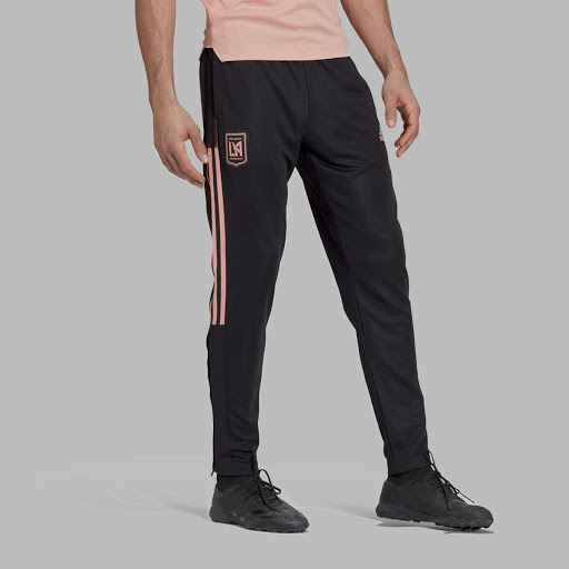 Sporting Goods Store «Niky’s Sports», reviews and photos, 3537 Tweedy Blvd, South Gate, CA 90280, USA