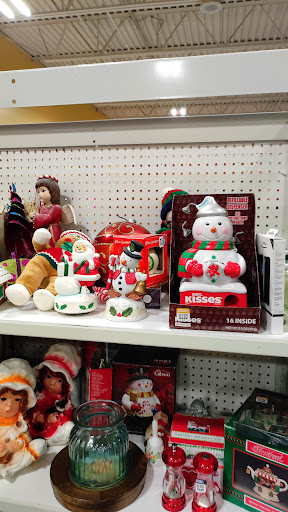 Thrift Store «Goodwill - Eagan», reviews and photos, 1247 Northwood Pkwy, Eagan, MN 55121, USA