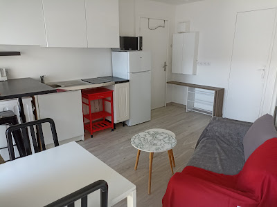 YOUR NEW HOME à Colombes