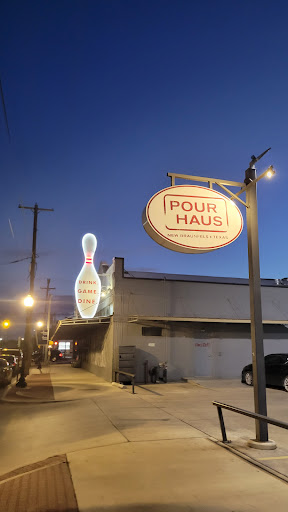Bar «Pour Haus Patio Bar», reviews and photos, 343 W San Antonio St, New Braunfels, TX 78130, USA