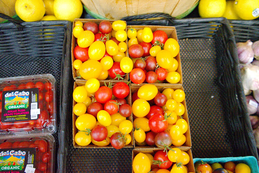 Grocery Store «Harvest Fresh Grocery & Deli», reviews and photos, 251 NE 3rd St, McMinnville, OR 97128, USA