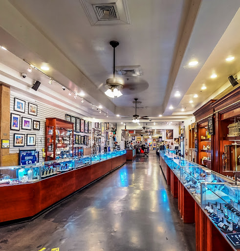 Pawn Shop «Arrow Pawn & Jewelry», reviews and photos, 2706 W Thomas Rd, Phoenix, AZ 85017, USA