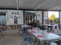 Atmosphère du Restaurant Le Quai à Auxerre - n°13