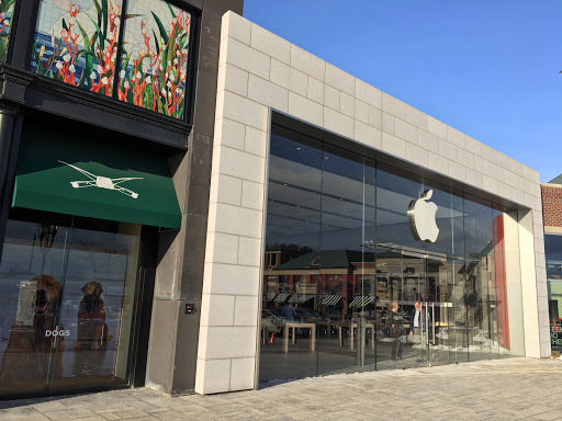 Computer Store «Apple Eton», reviews and photos, 28849 Chagrin Blvd, Woodmere, OH 44122, USA