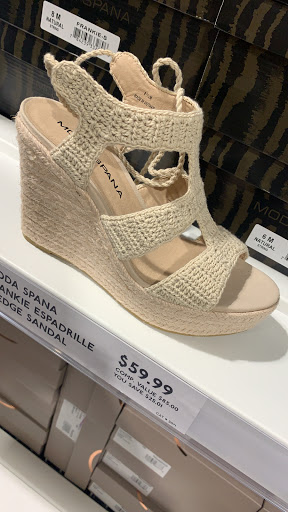 Shoe Store «DSW Designer Shoe Warehouse», reviews and photos, 2500 Central Park Ave, Yonkers, NY 10710, USA