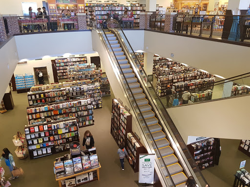 Bay Street Emeryville image