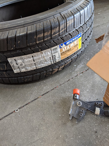 Tire Shop «Discount Tire Store - Florence, SC», reviews and photos, 102 Woody Jones Blvd, Florence, SC 29501, USA