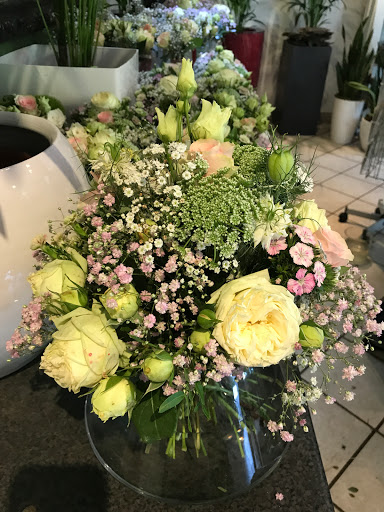 Love & Flowers florists