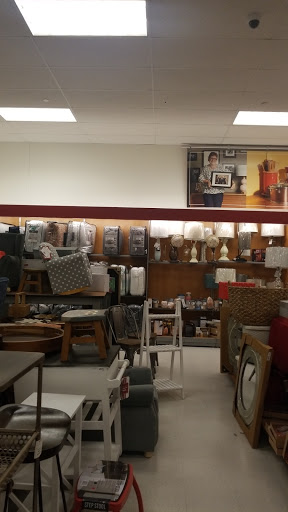 Department Store «T.J. Maxx», reviews and photos, 865 Bridgeport Ave, Shelton, CT 06484, USA